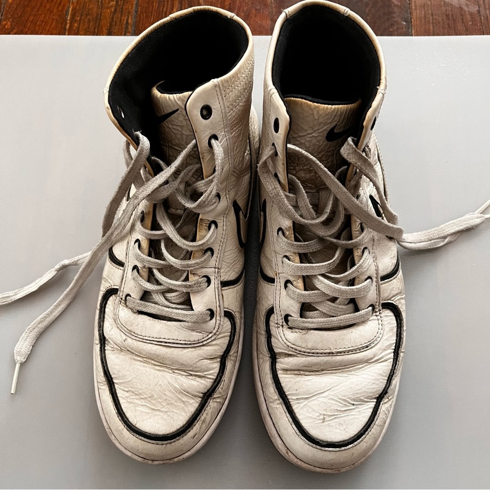 Nike Women's High Top Basketball Shoes White Black Size 7.5